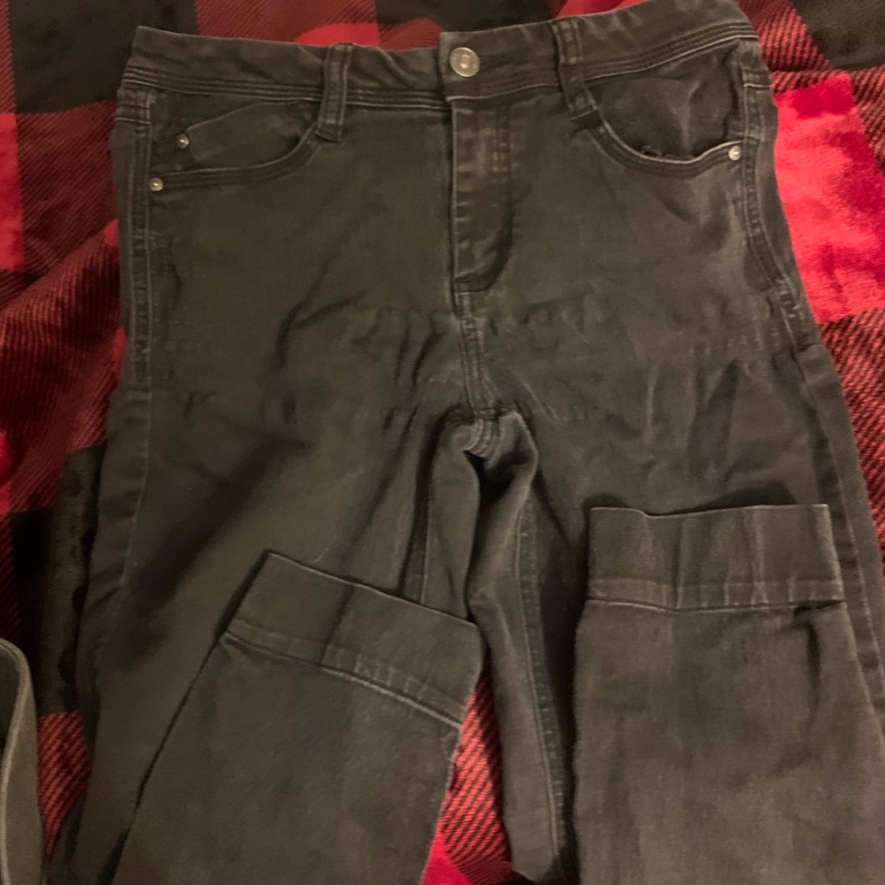 ankle trimmed jeans